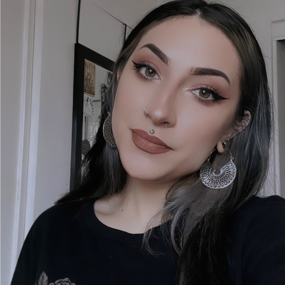 Meet your Posher, Lexi